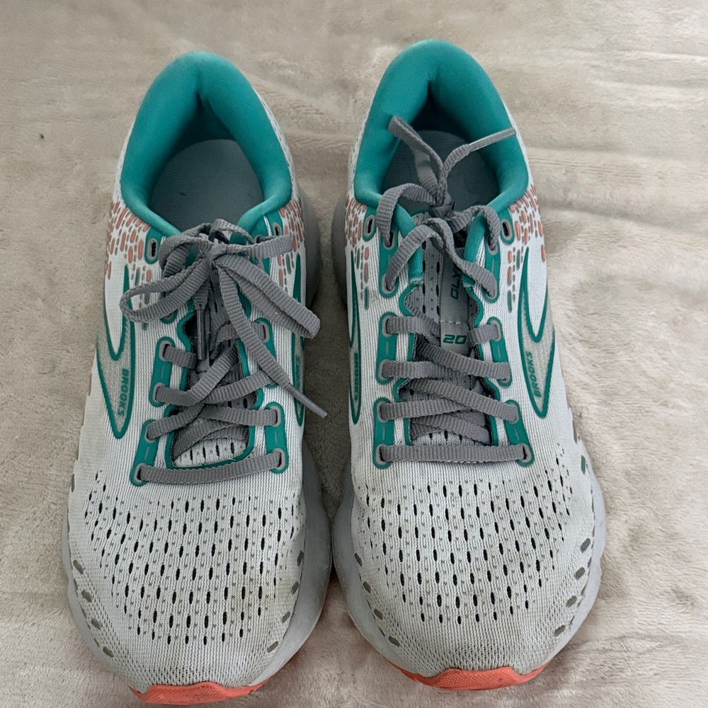 Brooks Sneakers Size 9